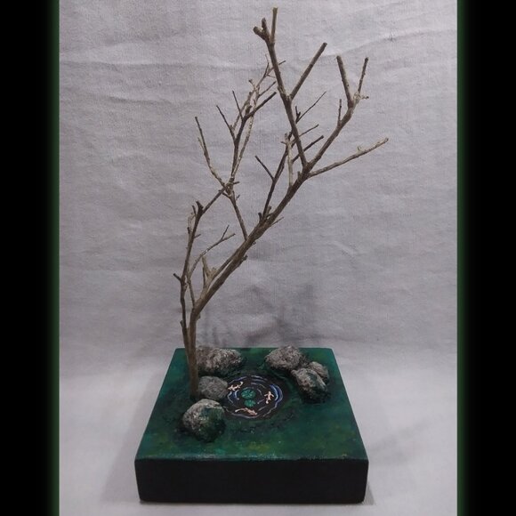 Limited Edition Koi Pond Display - Picture 1 of 2